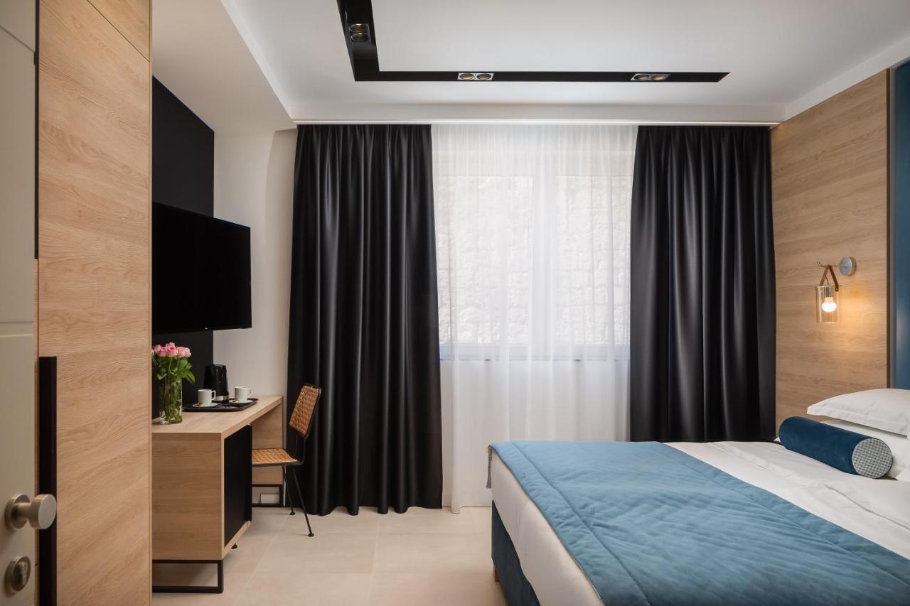 Luxury Rooms Unicus I, Ii, IV สปลิท ภายนอก รูปภาพ
