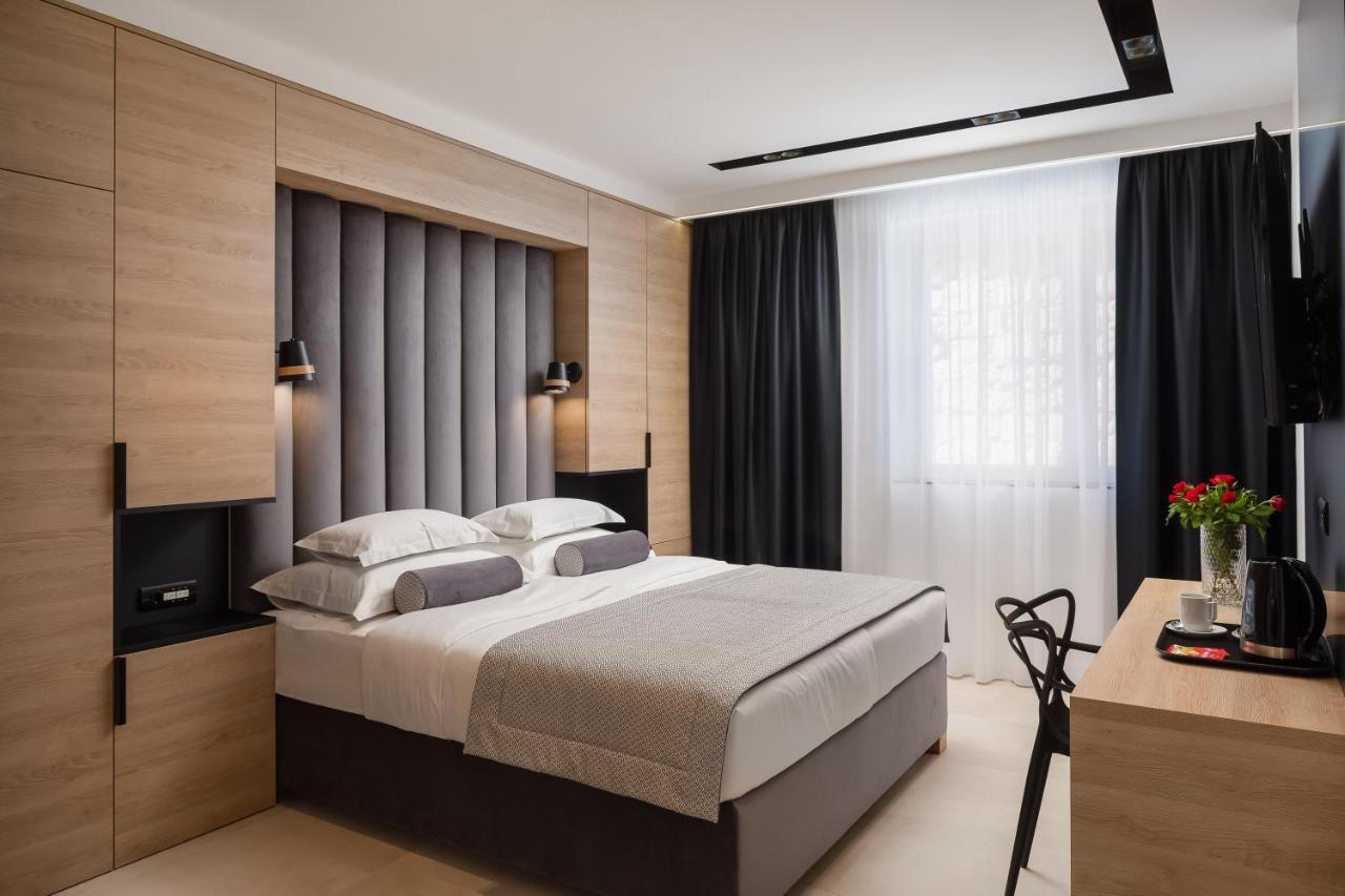 Luxury Rooms Unicus I, Ii, IV สปลิท ภายนอก รูปภาพ