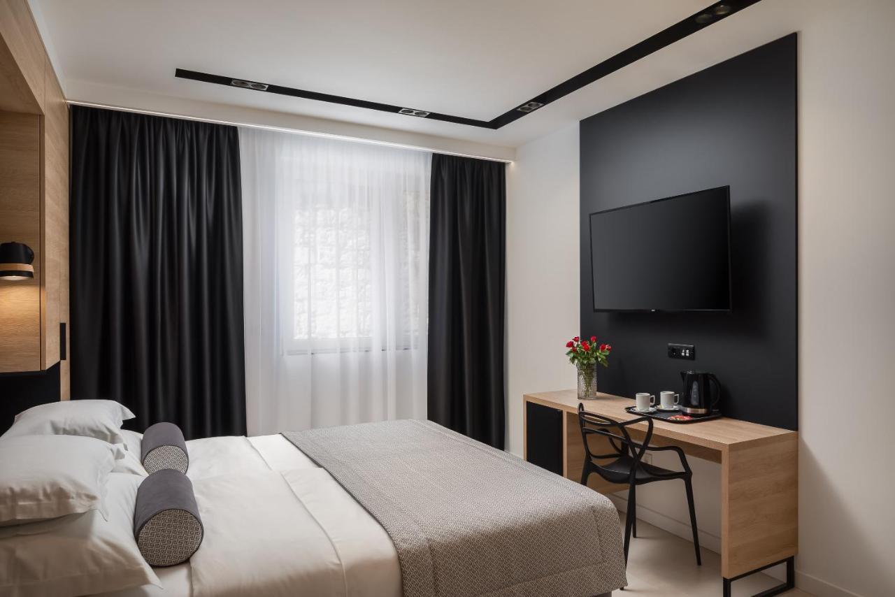 Luxury Rooms Unicus I, Ii, IV สปลิท ภายนอก รูปภาพ