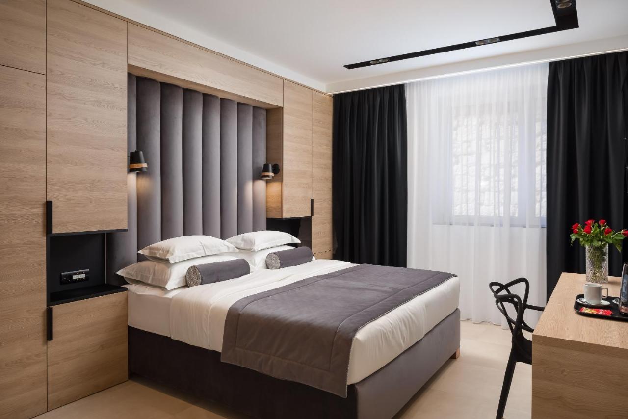 Luxury Rooms Unicus I, Ii, IV สปลิท ภายนอก รูปภาพ