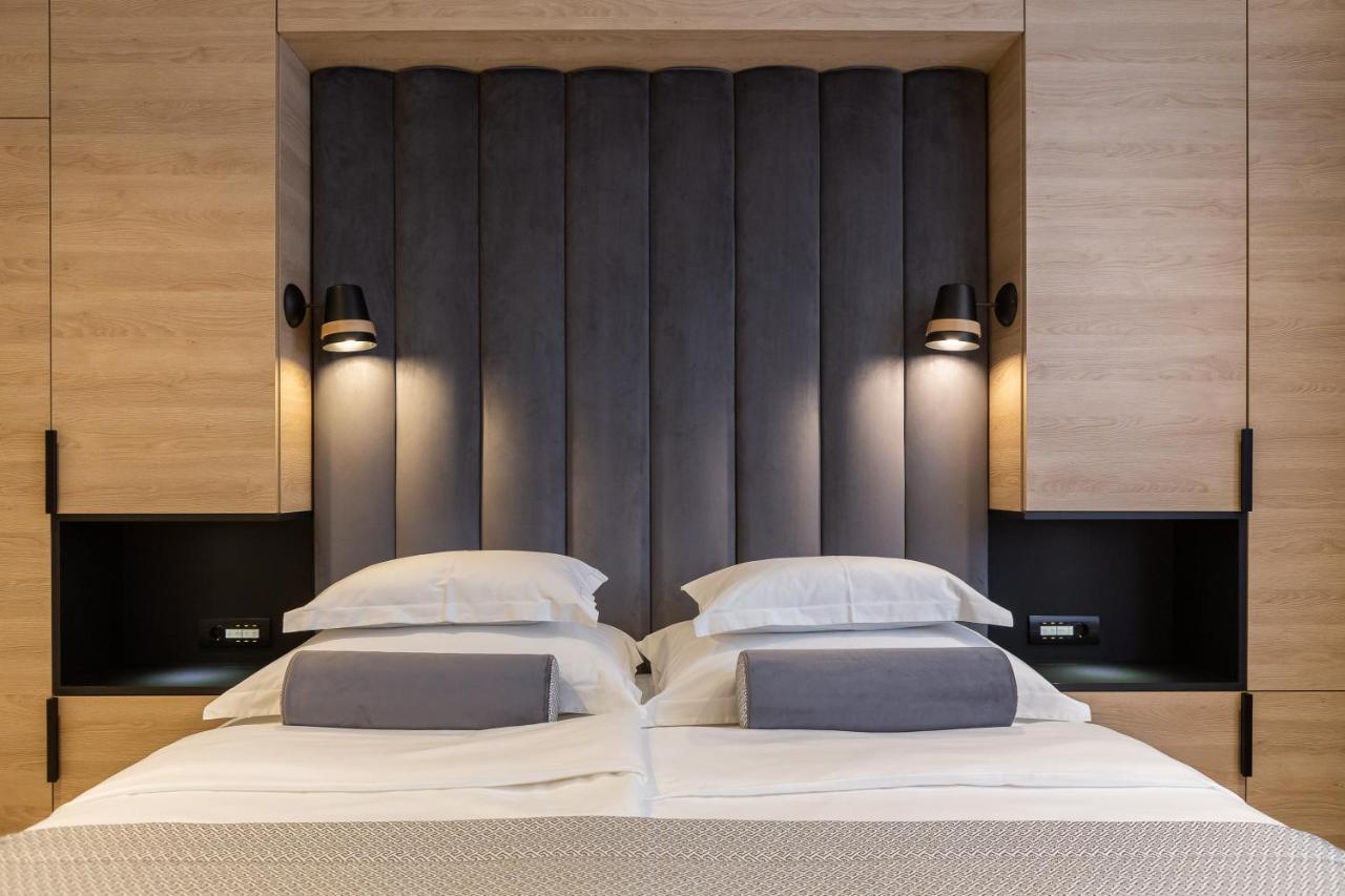 Luxury Rooms Unicus I, Ii, IV สปลิท ภายนอก รูปภาพ