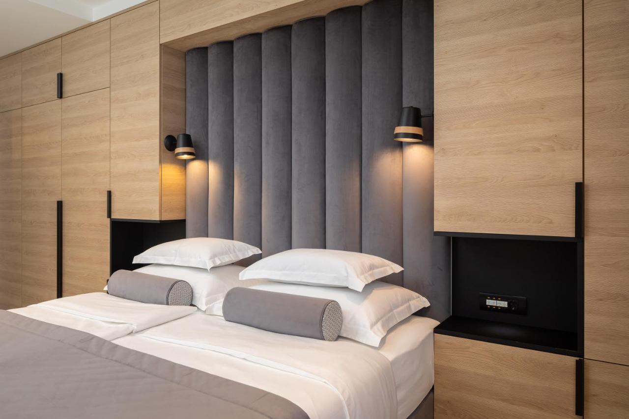 Luxury Rooms Unicus I, Ii, IV สปลิท ภายนอก รูปภาพ