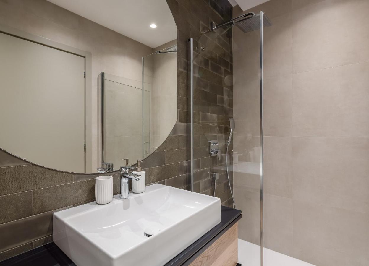 Luxury Rooms Unicus I, Ii, IV สปลิท ภายนอก รูปภาพ